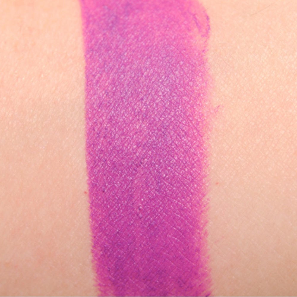 Kat Von D L.U.V. Studded Kiss Creme Lipstick - Picture 3 of 7